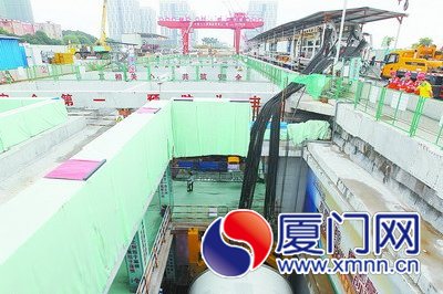 “成功號(hào)”鉆入地下。