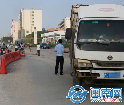 事發(fā)路段正在施工，路面凹凸不平