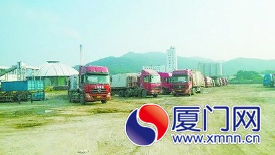 涉嫌超限車(chē)提早開(kāi)到這里躲避。