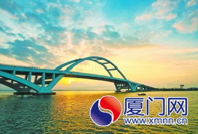 在五緣灣畔拍攝的日出