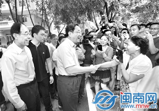 十四日，中共中央政治局常委、全國政協(xié)主席俞正聲在