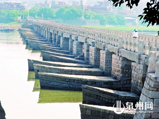洛陽橋是我國現(xiàn)存最早的跨海石橋