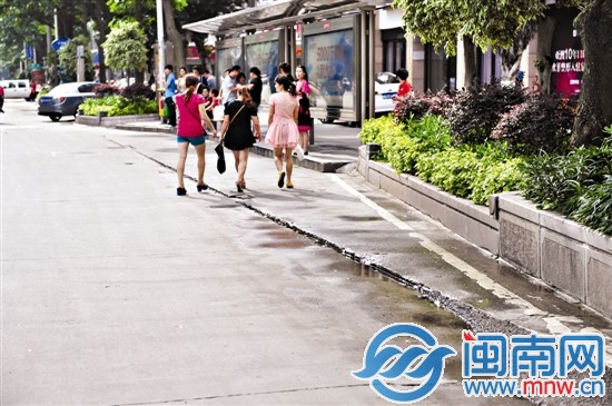 路面沉降出現(xiàn)“錯層”，留下風(fēng)險