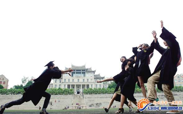 “沖擊波”畢業(yè)照