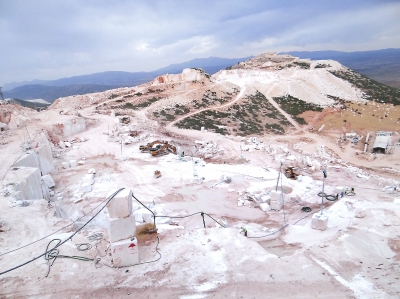 南安石企掀起的在外開(kāi)礦熱潮，帶動(dòng)了礦山機(jī)械市場(chǎng)。