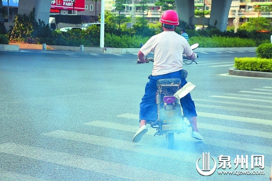 摩托車尾氣排放影響空氣質(zhì)量
