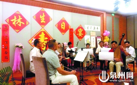 一位謎界老人如此特別地慶祝自己的80歲生日
