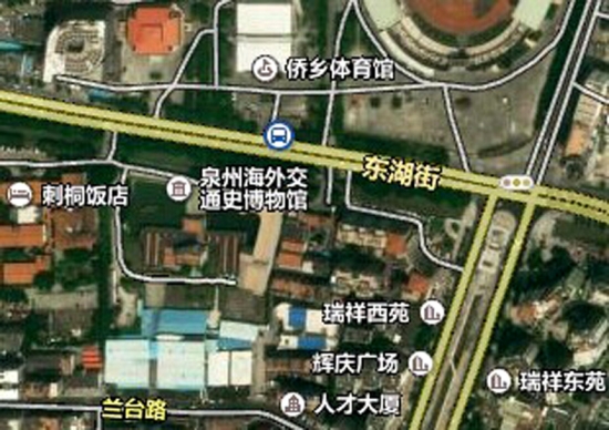 東湖街的僑鄉(xiāng)體育館3號門路口