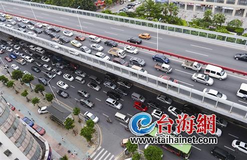 仙岳路堵車(chē)