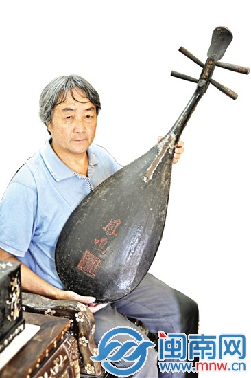 這把鳳鳴是張主示的得意收藏品之一