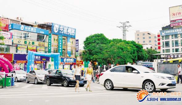 黑車密集區(qū)之一的翔安馬巷公交車場外