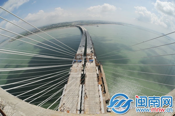 泉州灣跨海大橋往臺(tái)商區(qū)方向延伸