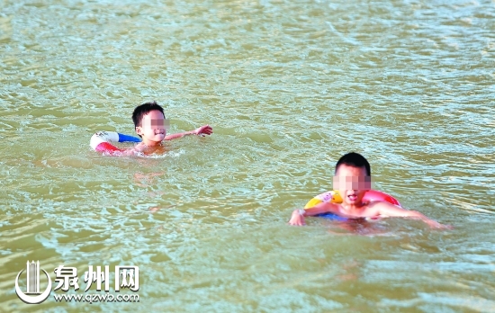 黃龍大橋下水流湍急