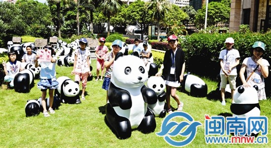 與萌物合影吧