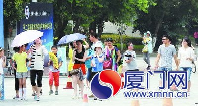 市民外出要注意防暑