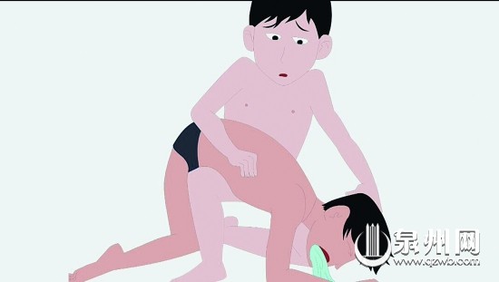 按壓其腹、背部，進(jìn)行控水處理