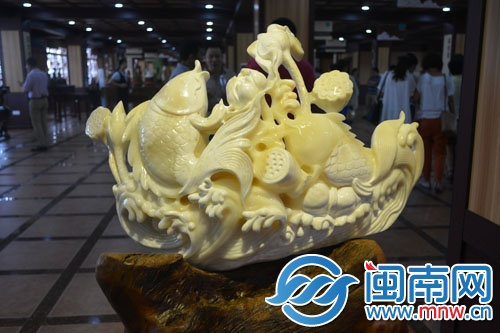 現(xiàn)場(chǎng)展示的硨磲玉石作品
