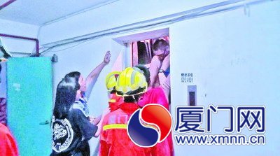 將被困居民救出