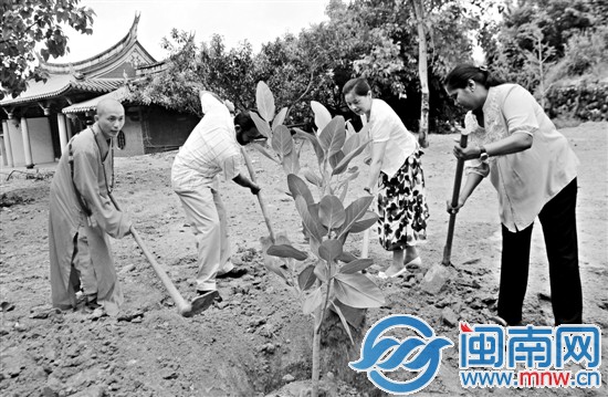 斯里蘭卡駐華大使在少林寺種下菩提樹