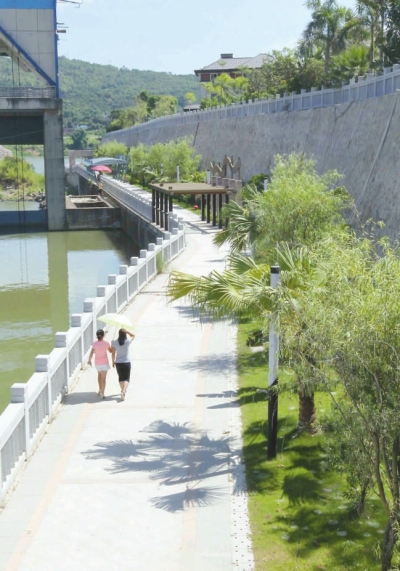 圖為會展中心北區(qū)景觀岸線。