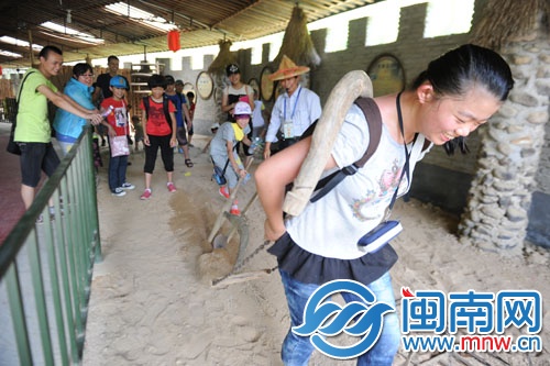 體驗(yàn)一回農(nóng)耕，小記者深感糧食來(lái)之不易