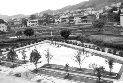 蓬華華美村10個 廣場6個已完工