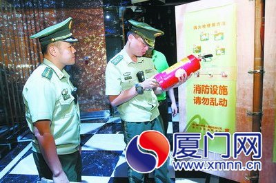 消防人員開展消防檢查